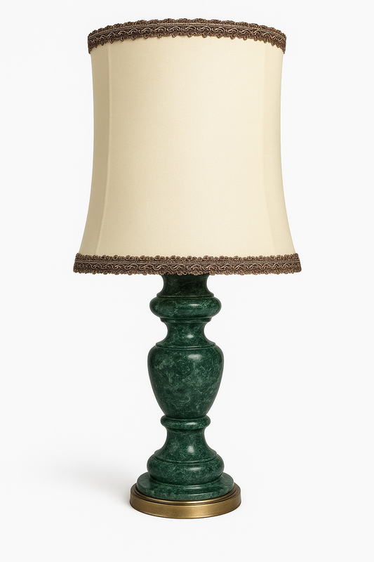 Vintage/antique-style table lamp